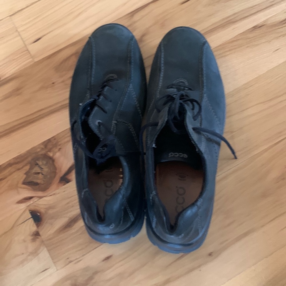 Ecco casual mens shoe